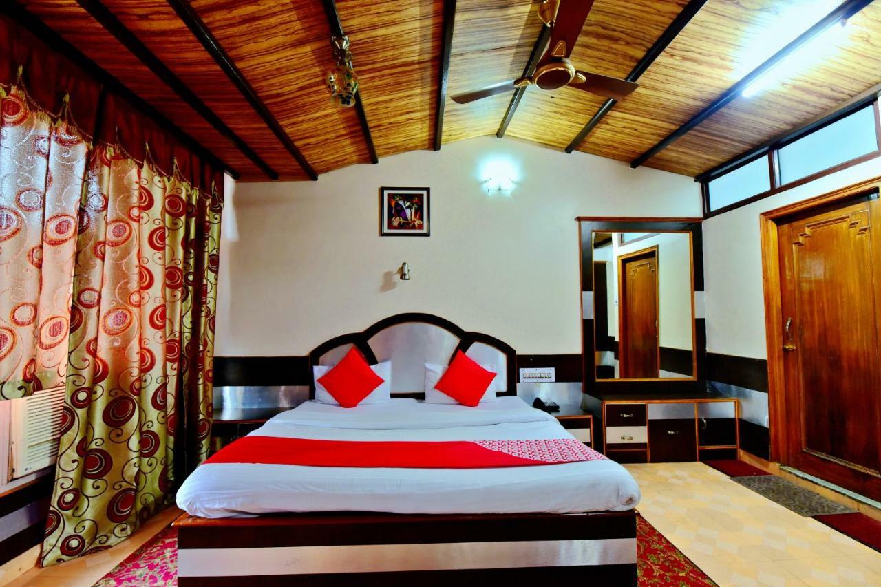 Oyo 26909 Hotel Paras Mandi Bagian luar foto