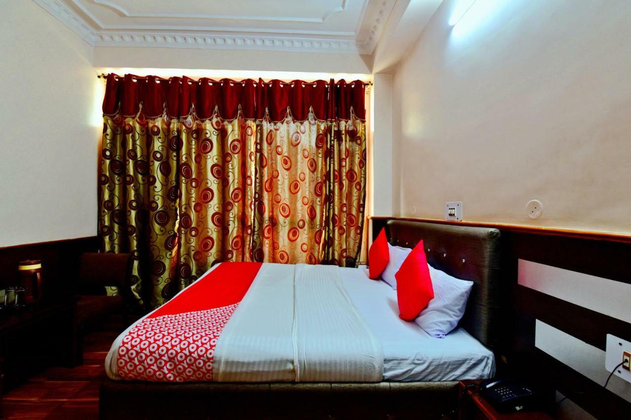 Oyo 26909 Hotel Paras Mandi Bagian luar foto