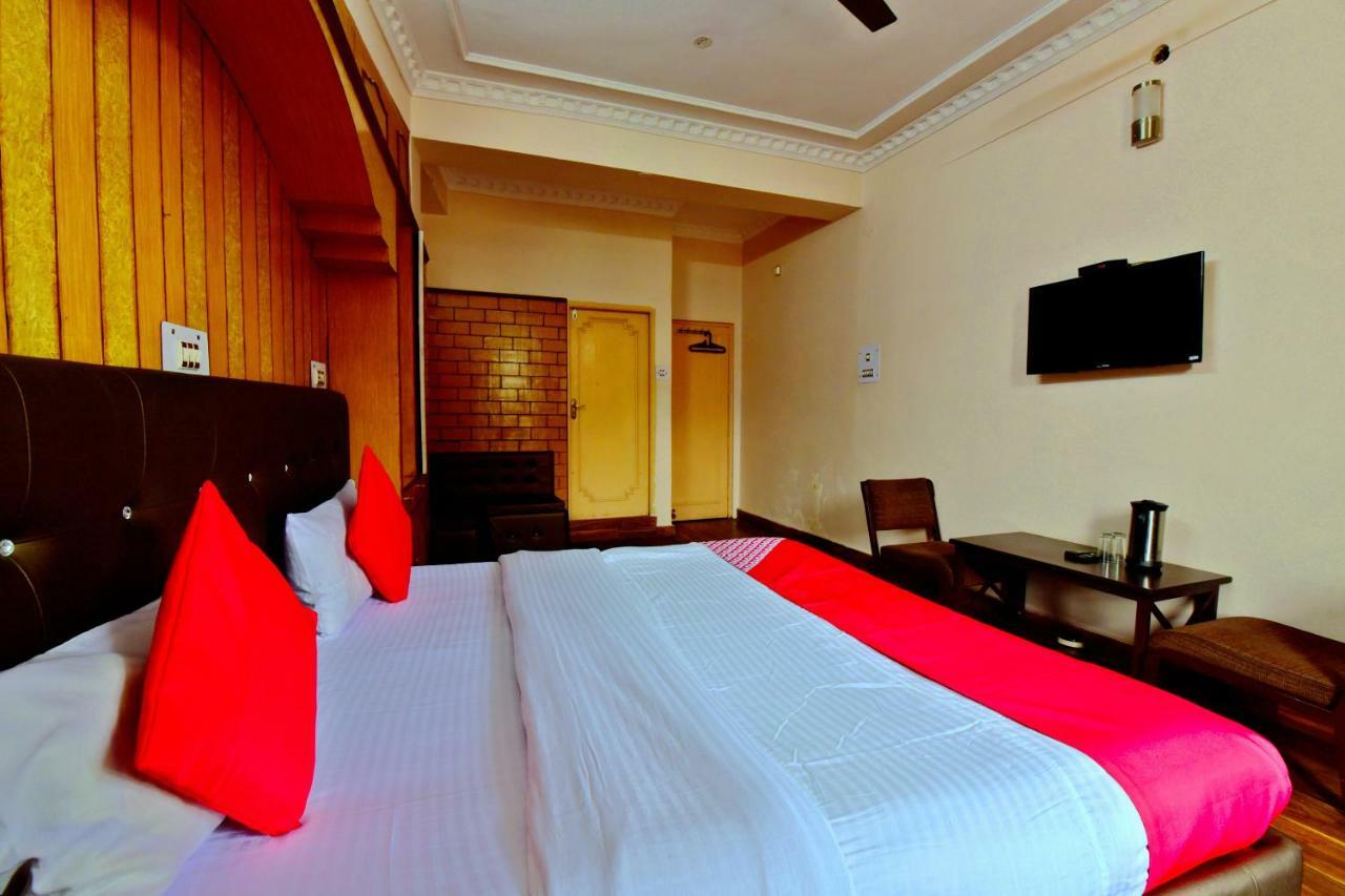 Oyo 26909 Hotel Paras Mandi Bagian luar foto