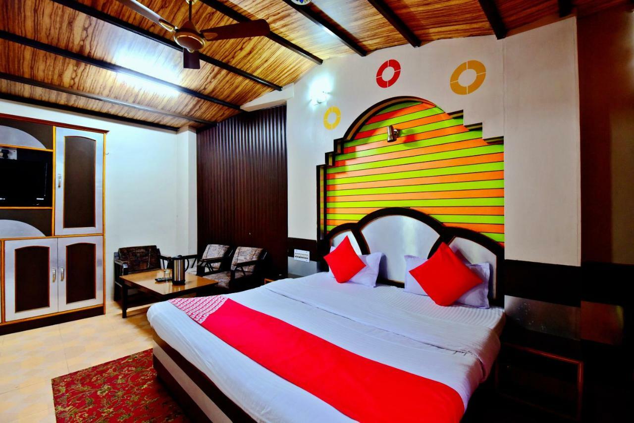 Oyo 26909 Hotel Paras Mandi Bagian luar foto