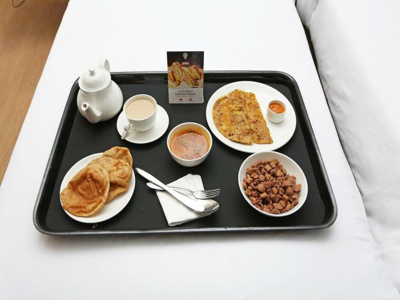 Oyo 26909 Hotel Paras Mandi Bagian luar foto