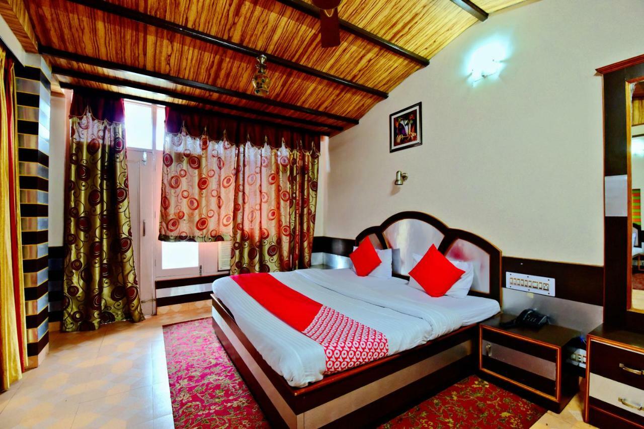 Oyo 26909 Hotel Paras Mandi Bagian luar foto