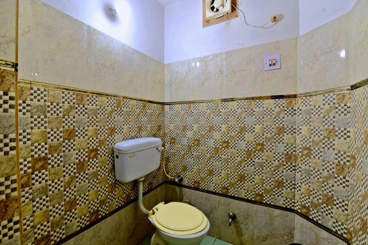 Oyo 26909 Hotel Paras Mandi Bagian luar foto