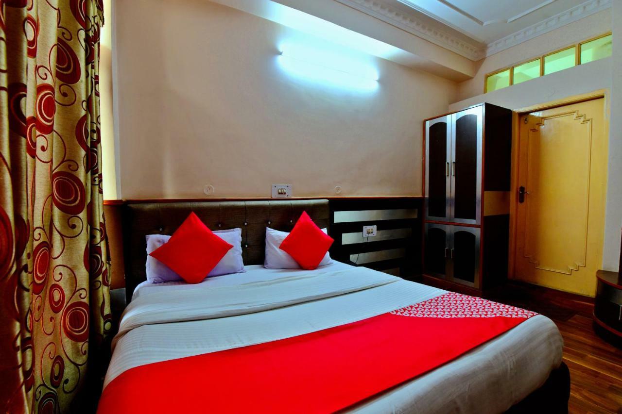 Oyo 26909 Hotel Paras Mandi Bagian luar foto