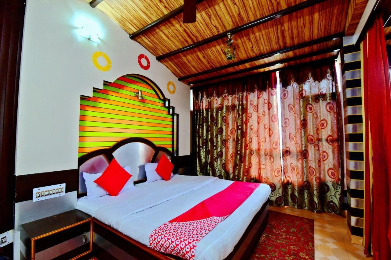 Oyo 26909 Hotel Paras Mandi Bagian luar foto