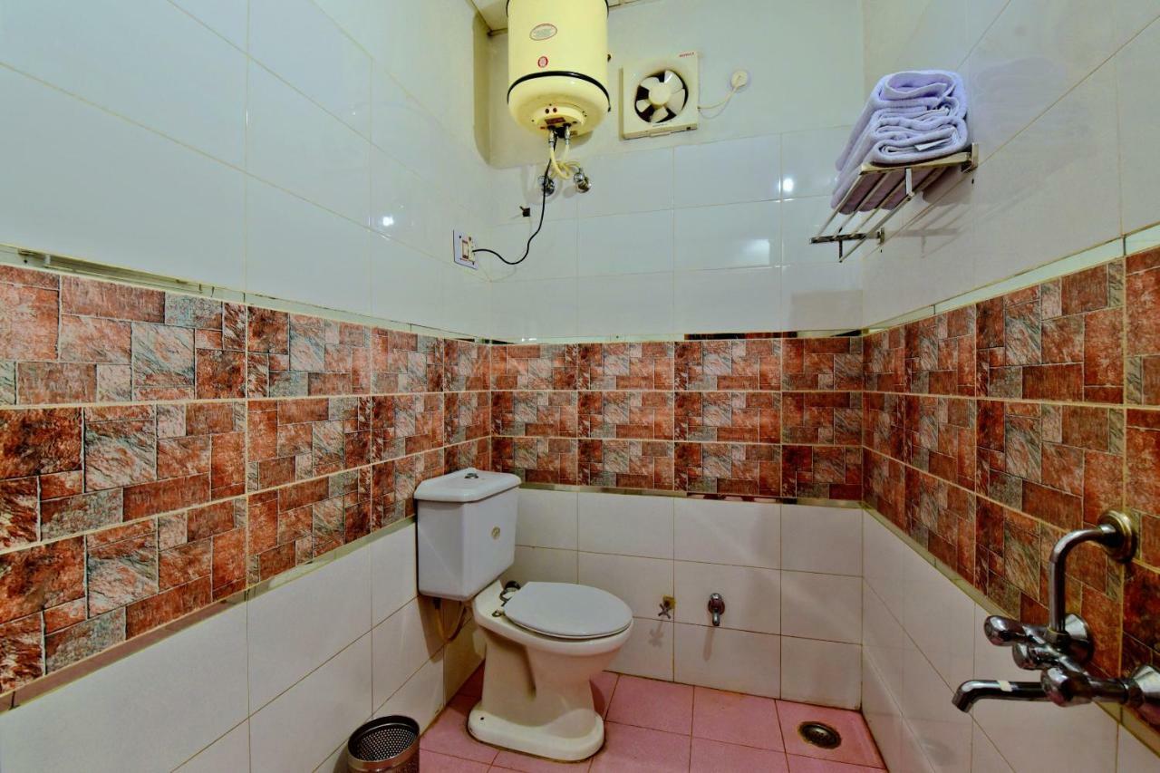 Oyo 26909 Hotel Paras Mandi Bagian luar foto