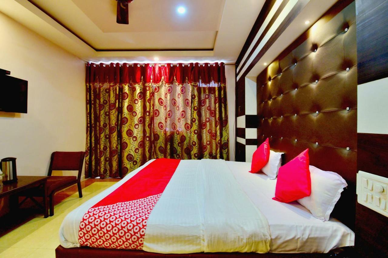 Oyo 26909 Hotel Paras Mandi Bagian luar foto